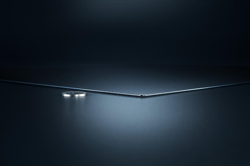 Razer Atlas Pro thin edge.jpg